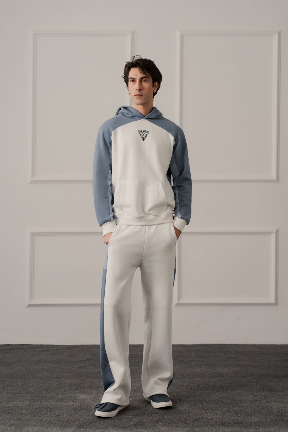 ND CITY™ White Relaxed Fit Graphic Pull Over Hoodie